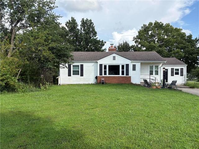 2405 E Mechanic St, Harrisonville, MO 64701