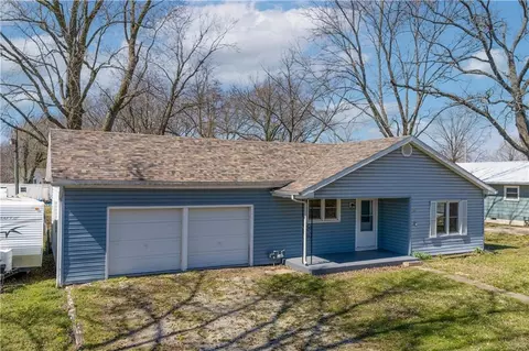 Exterior - 304 S Chestnut St, La Monte, MO 65337 photo 8 of 9