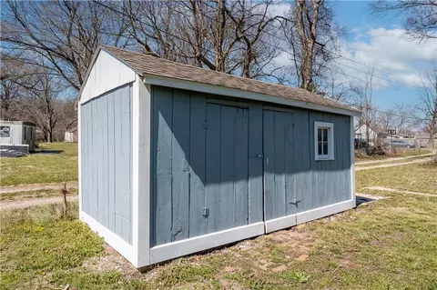 Other - 304 S Chestnut St, La Monte, MO 65337 photo 14 of 21