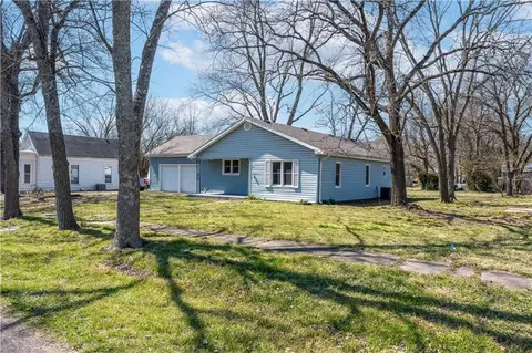 Other - 304 S Chestnut St, La Monte, MO 65337 photo 11 of 21