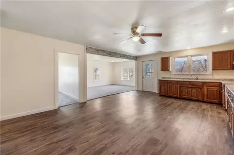 Living - 304 S Chestnut St, La Monte, MO 65337 photo 4 of 12