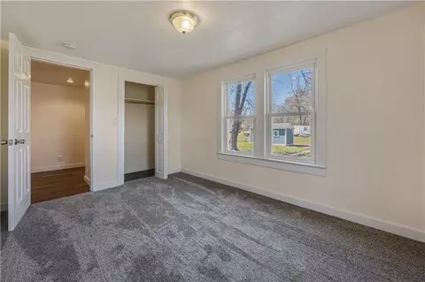 Bedroom - 304 S Chestnut St, La Monte, MO 65337 photo 8 of 9
