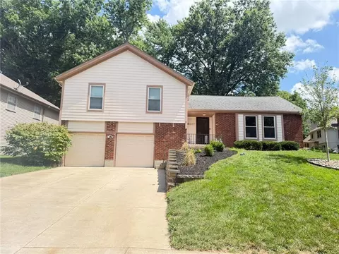 8107 Hauser St, Lenexa, KS 66215