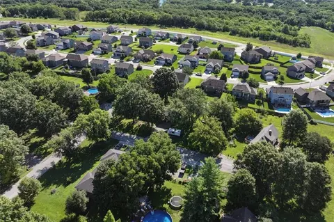View/Area - 892 Gregory St, Peculiar, MO 64078 photo 2 of 4