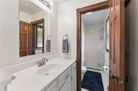 Bath - 892 Gregory St, Peculiar, MO 64078 photo 1 of 4