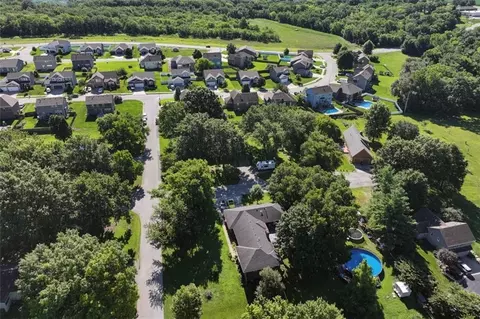 View/Area - 892 Gregory St, Peculiar, MO 64078 photo 1 of 4