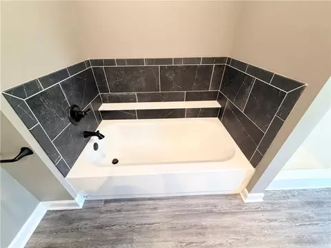 Bath - 403 N Devasher Rd, Warrensburg, MO 64093 photo 3 of 5