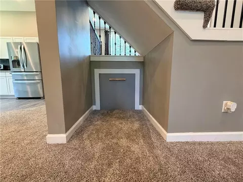 Entry Way - 403 N Devasher Rd, Warrensburg, MO 64093 photo 2 of 6