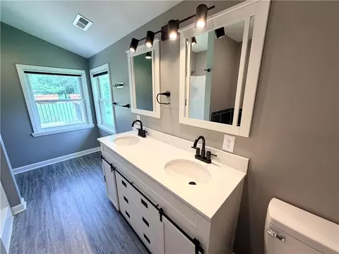 Bath - 403 N Devasher Rd, Warrensburg, MO 64093 photo 2 of 5