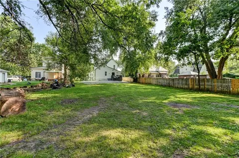 Exterior - 511 E Green St, Clinton, MO 64735 photo 7 of 18
