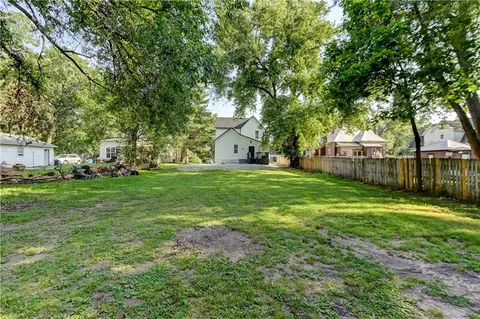 Exterior - 511 E Green St, Clinton, MO 64735 photo 8 of 18