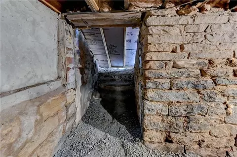 Entry Way - 511 E Green St, Clinton, MO 64735 photo 5 of 5