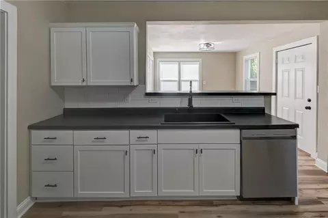 Kitchen - 511 E Green St, Clinton, MO 64735 photo 5 of 6