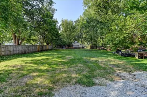 Exterior - 511 E Green St, Clinton, MO 64735 photo 6 of 18