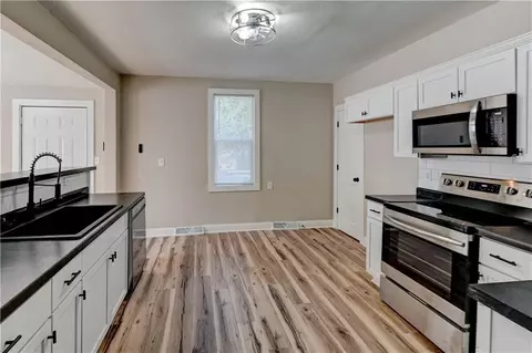 Kitchen - 511 E Green St, Clinton, MO 64735 photo 1 of 6