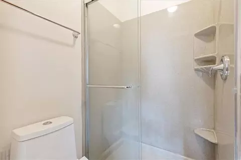 Bath - 316 Boulder St, Lawrence, KS 66049 photo 2 of 4