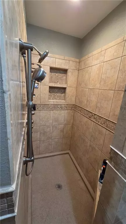 Bath - 23600 E 88th St, Lees Summit, MO 64064 photo 4 of 4
