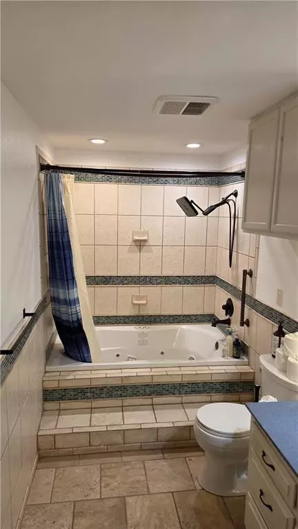 Bath - 23600 E 88th St, Lees Summit, MO 64064 photo 1 of 4