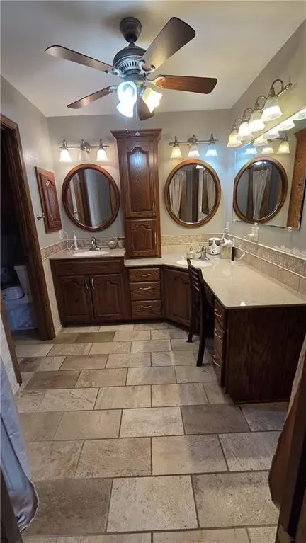 Bath - 23600 E 88th St, Lees Summit, MO 64064 photo 2 of 4