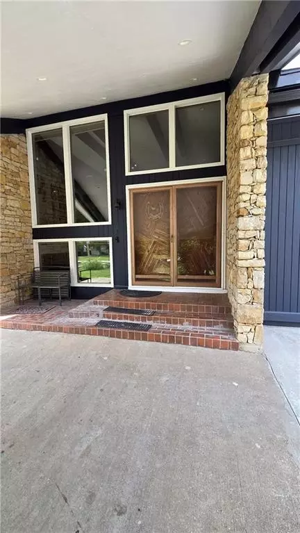 Exterior - 23600 E 88th St, Lees Summit, MO 64064 photo 4 of 4