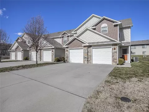 Exterior - 254 Pointe Ln, Raymore, MO 64083 photo 2 of 5