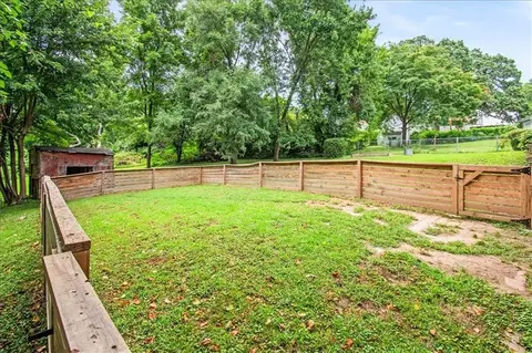 Exterior - 11806 E 39th St, Independence, MO 64052 photo 7 of 11