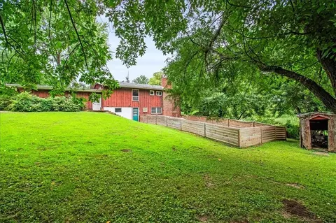 Exterior - 11806 E 39th St, Independence, MO 64052 photo 8 of 11