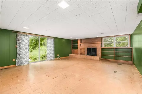 Living - 11806 E 39th St, Independence, MO 64052 photo 5 of 6