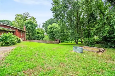 Exterior - 11806 E 39th St, Independence, MO 64052 photo 10 of 11