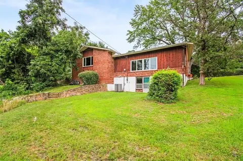 Exterior - 11806 E 39th St, Independence, MO 64052 photo 6 of 11