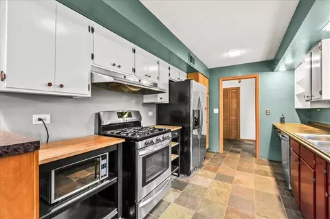 Kitchen - 11806 E 39th St, Independence, MO 64052 photo 1 of 3