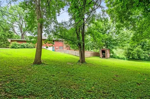 Exterior - 11806 E 39th St, Independence, MO 64052 photo 9 of 11