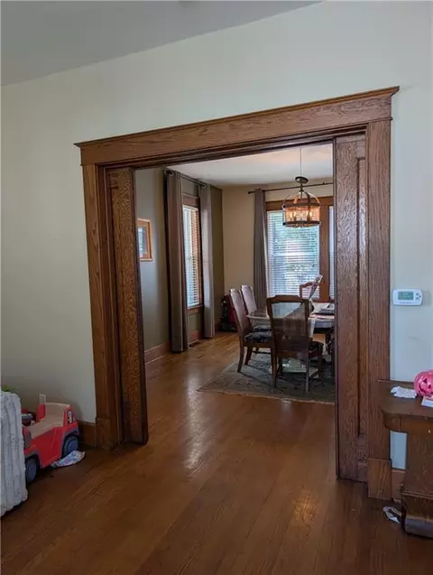 Entry Way - 503 W Cherry St, Nevada, MO 64772 photo 3 of 6
