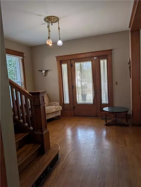 Entry Way - 503 W Cherry St, Nevada, MO 64772 photo 1 of 6