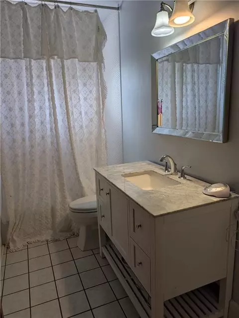 Bath - 503 W Cherry St, Nevada, MO 64772 photo 3 of 3