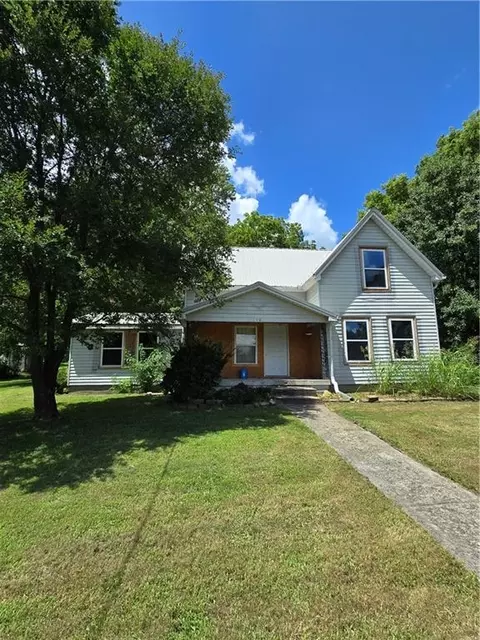 210 N Main St, Centerview, MO 64019 photo 1