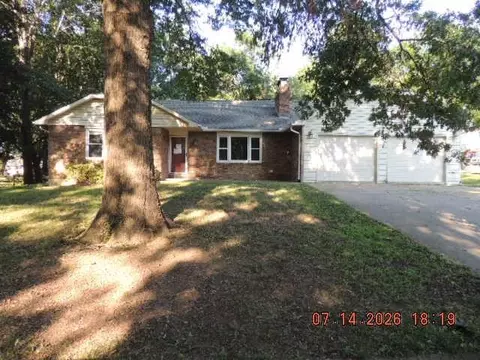 1005 Lisa Ln, Richmond, MO 64085