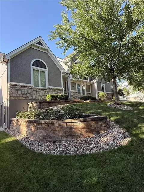 6100 NW 78th St, Kansas City, MO 64151