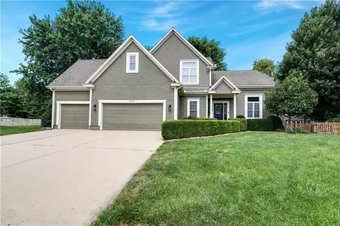 13708 Belinder St, Leawood, KS 66224