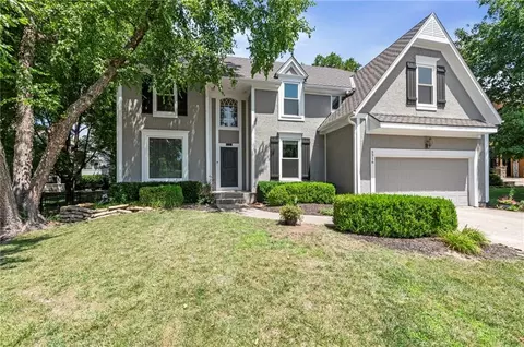 5316 W 139th Ter, Overland Park, KS 66224