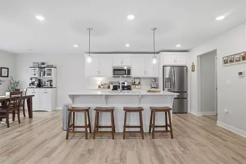 8841 SW 9th Ter, Lees Summit, MO 64064