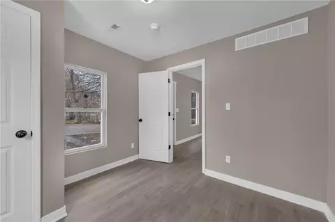 1420 S Appleton Ave, Independence, MO 64052 photo 5