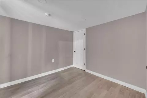 1420 S Appleton Ave, Independence, MO 64052 photo 9