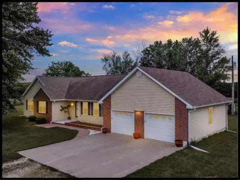 560 NE 115th Rd, Knob Noster, MO 65336