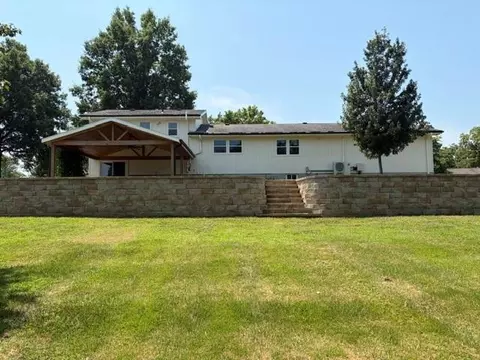 Exterior - 8381 Pratt Rd, Atchison, KS 66002 photo 9 of 11