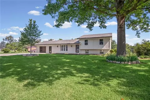 Exterior - 8381 Pratt Rd, Atchison, KS 66002 photo 6 of 11