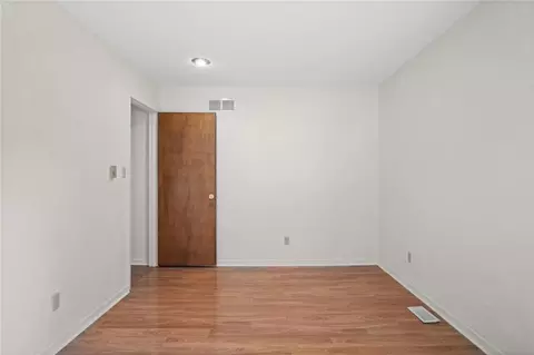 Bedroom - 8381 Pratt Rd, Atchison, KS 66002 photo 4 of 8