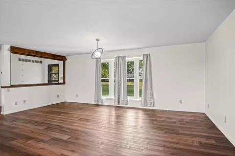 Living - 8381 Pratt Rd, Atchison, KS 66002 photo 1 of 2