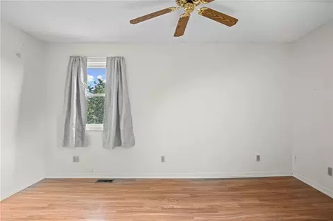 Bedroom - 8381 Pratt Rd, Atchison, KS 66002 photo 5 of 8