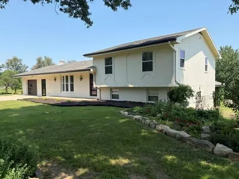 Exterior - 8381 Pratt Rd, Atchison, KS 66002 photo 4 of 11